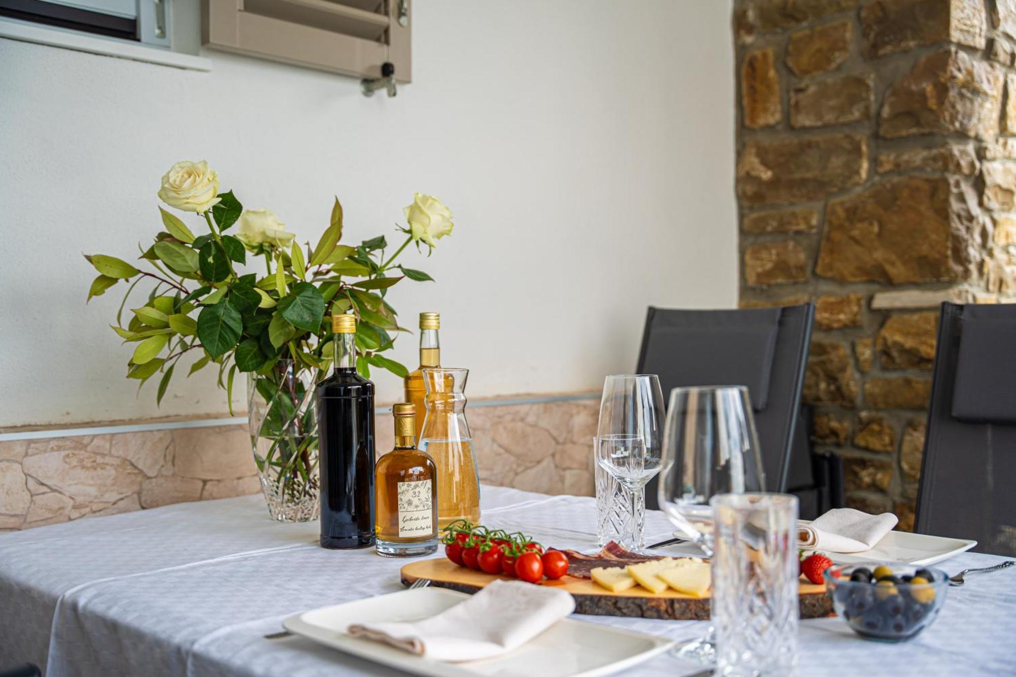 Holiday Home Belveder Motovun With Heated Pool Livade Екстер'єр фото