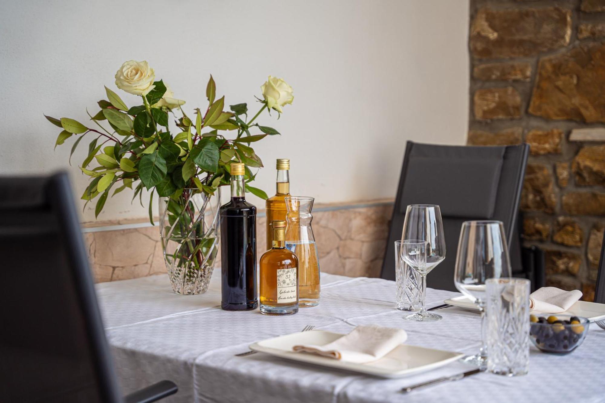 Holiday Home Belveder Motovun With Heated Pool Livade Екстер'єр фото